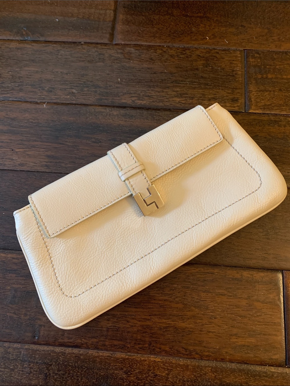 Lambertson Truex Made in Italy 🇮🇹 Soft Cream Leather Clutch with Metal Accent